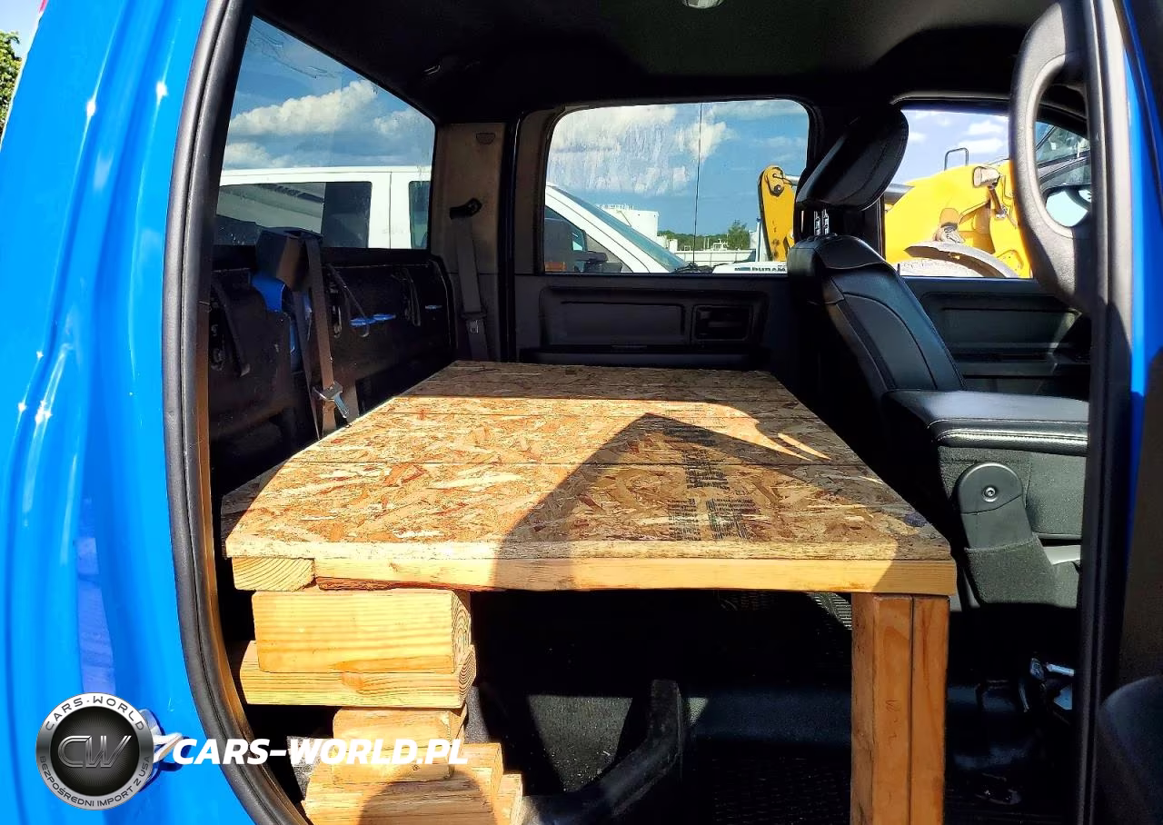 2024 Ram 3500 Tradesman VIN:3C63RRGLXRG185696 - 10
