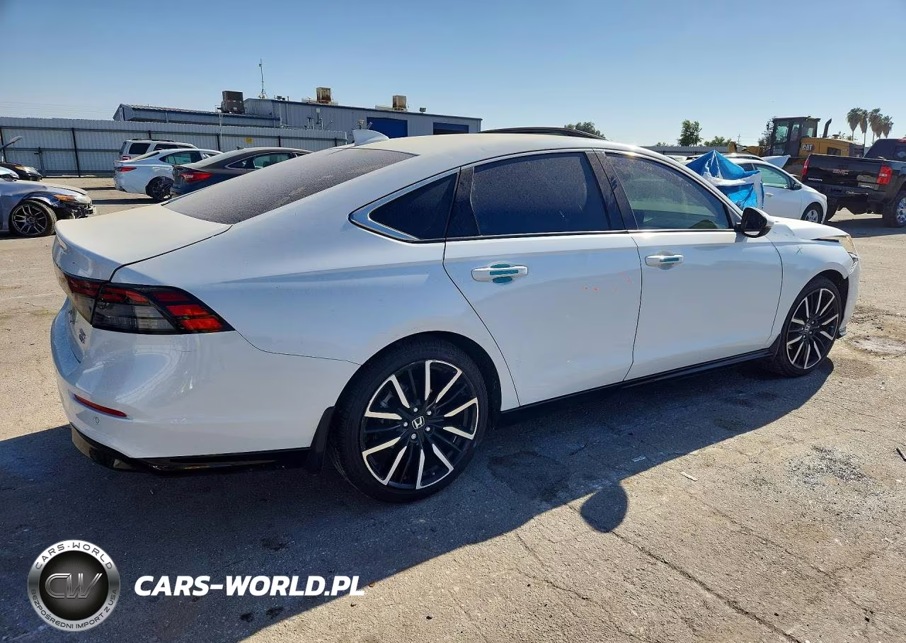 2023 Honda Accord Touring Hybrid VIN:1HGCY2F88PA015026 - 3
