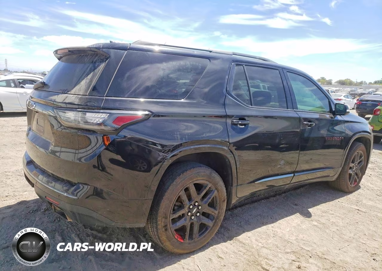 2019 Chevrolet Traverse Premier VIN:1GNERKKW2KJ296815 - 3