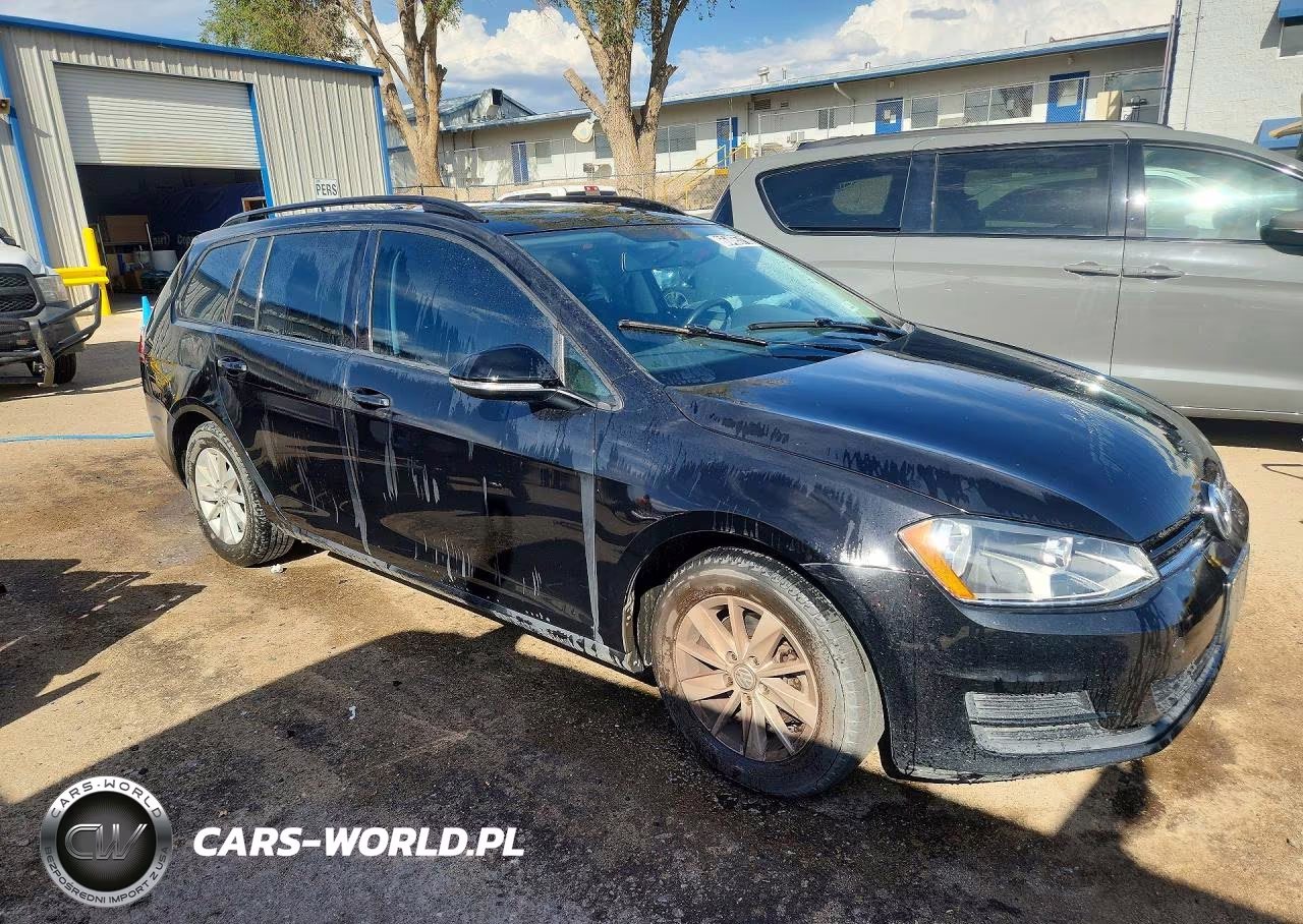 2017 Volkswagen Golf Sportwagen S VIN:3VWC17AU0HM501724 - 4
