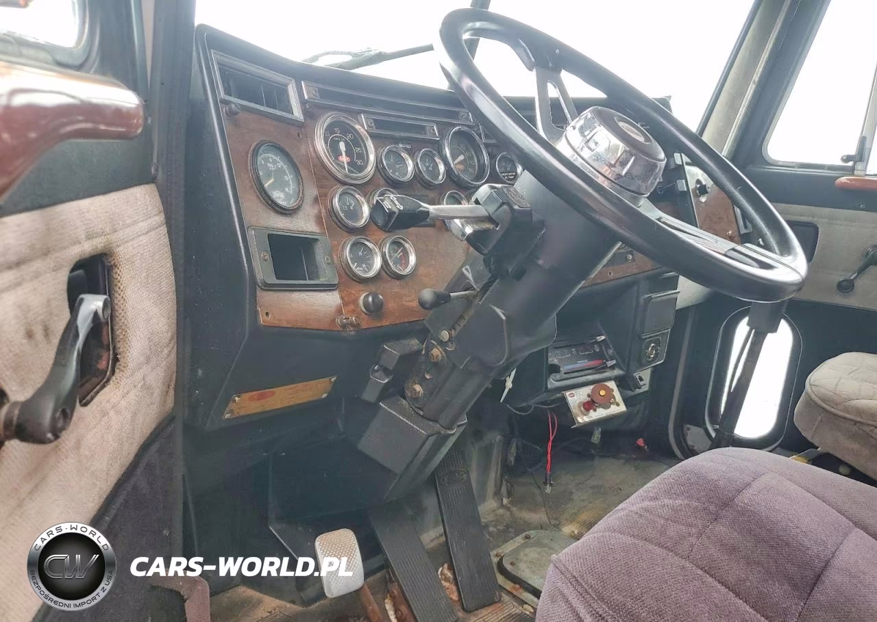 1988 Peterbilt 379 Rollback Tow Truck VIN:1XP5D29X4JN261527 - 8