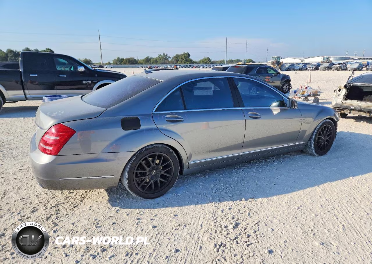 2011 Mercedes-Benz S 550 VIN:WDDNG7BB3BA364747 - 3