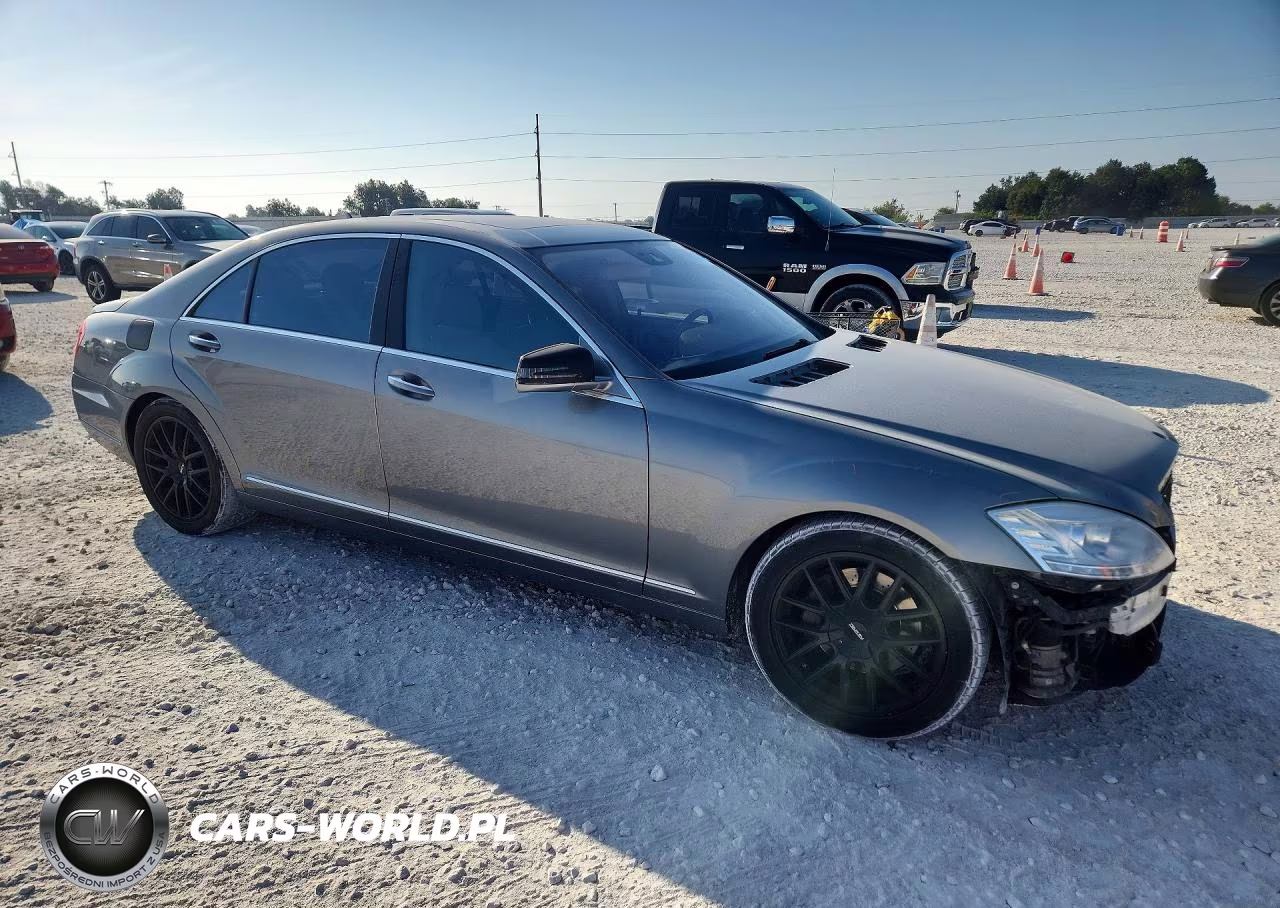 2011 Mercedes-Benz S 550 VIN:WDDNG7BB3BA364747 - 4