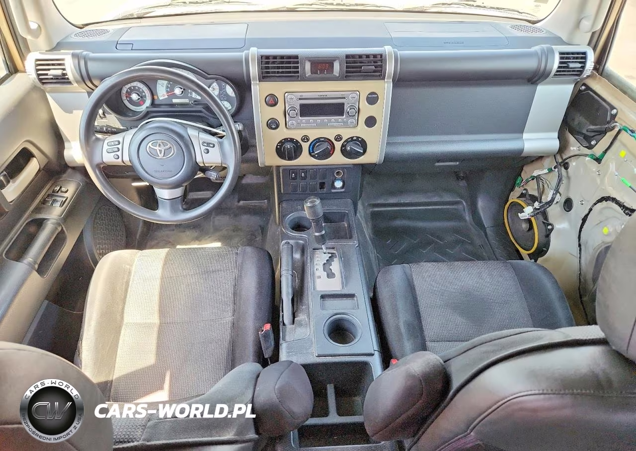 2011 Toyota Fj Cruiser Base VIN:JTEZU4BF5BK011292 - 8
