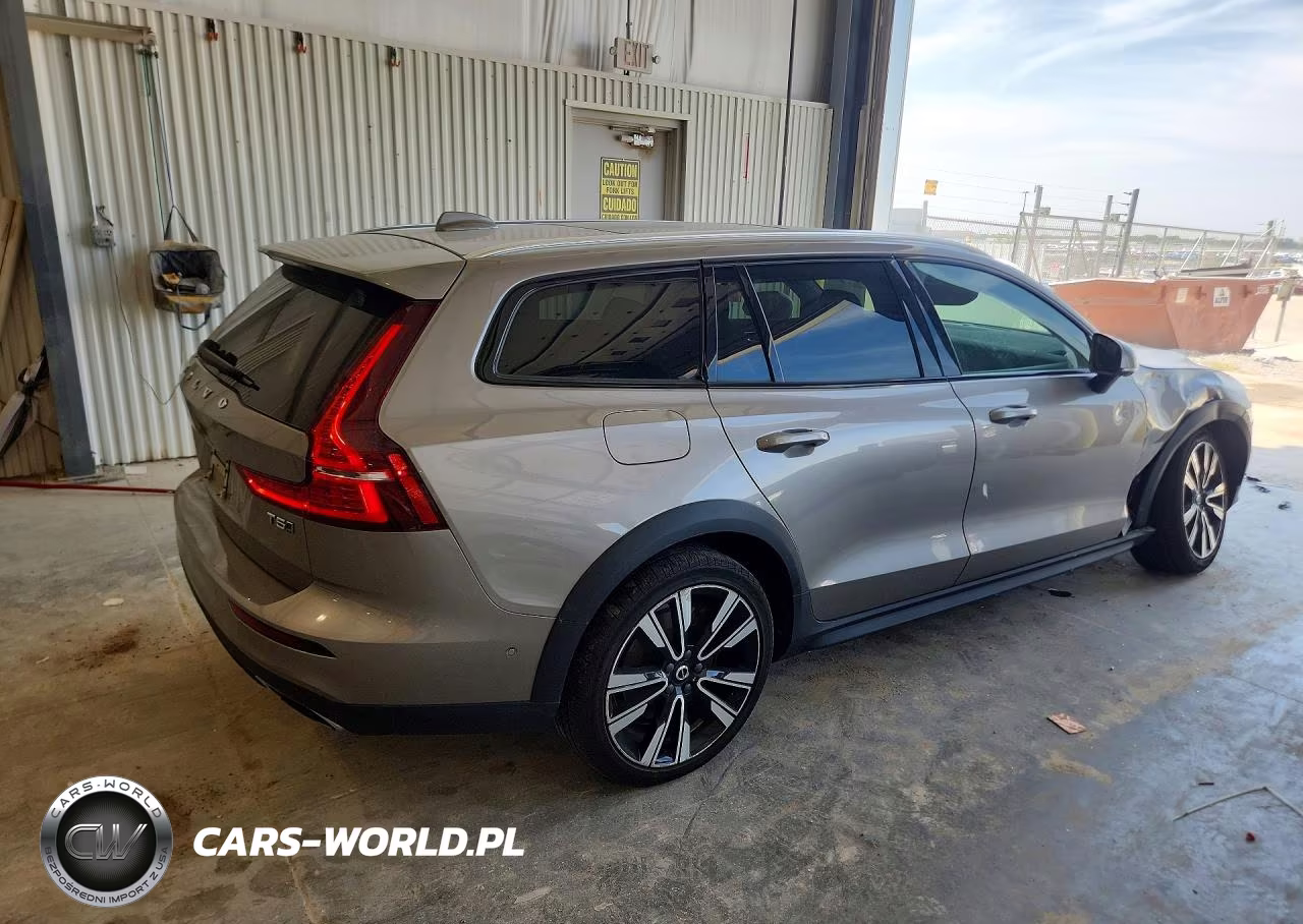 2020 Volvo V60 Cross Country T5 Momentum VIN:YV4102WK3L1039444 - 3