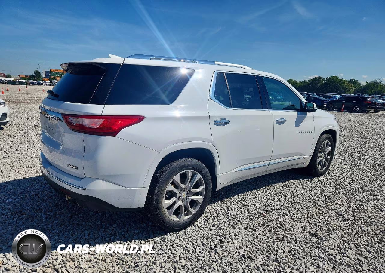 2018 Chevrolet Traverse Premier VIN:1GNEVJKW3JJ231492 - 3