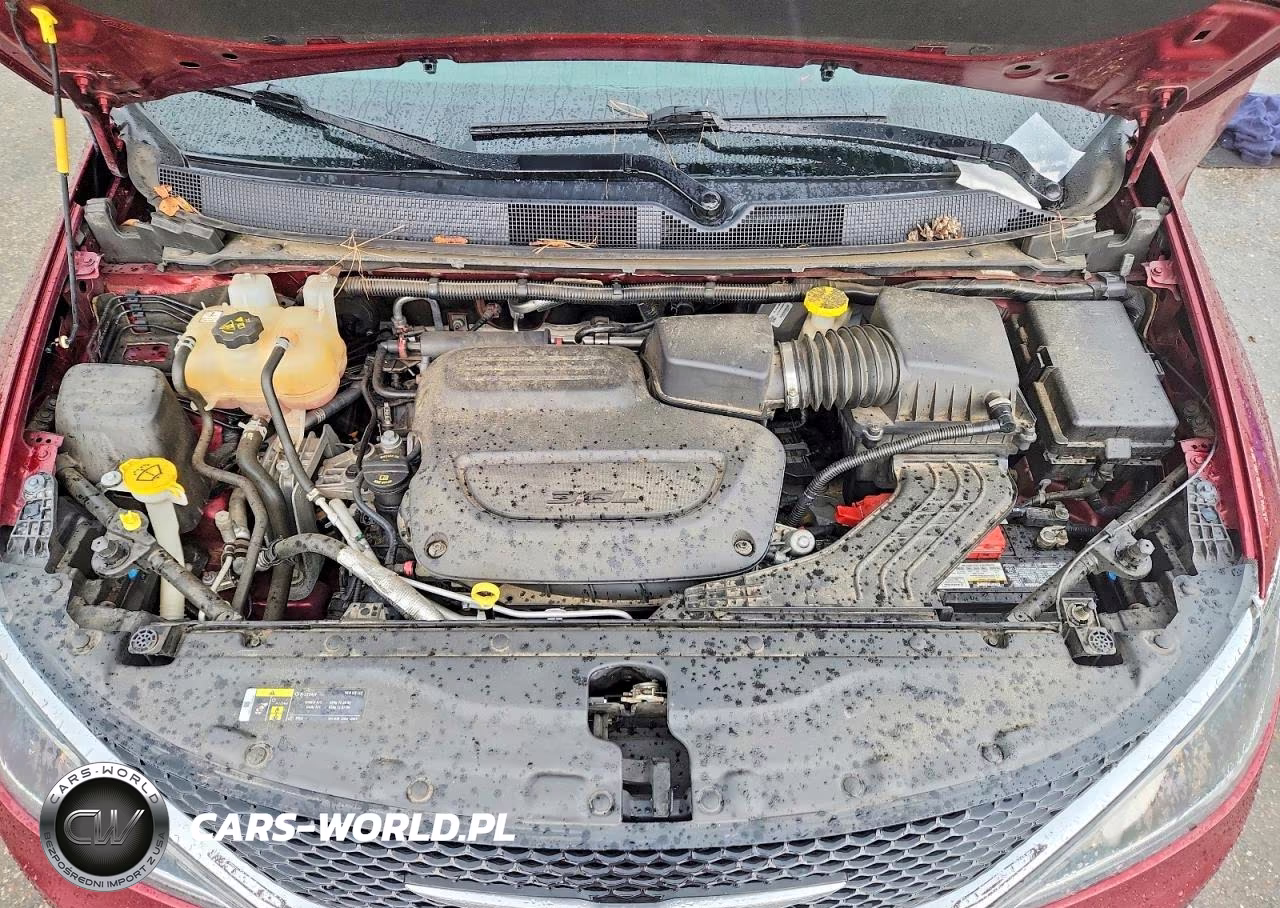 2019 Chrysler Pacifica Touring L VIN:2C4RC1BG1KR560309 - 12