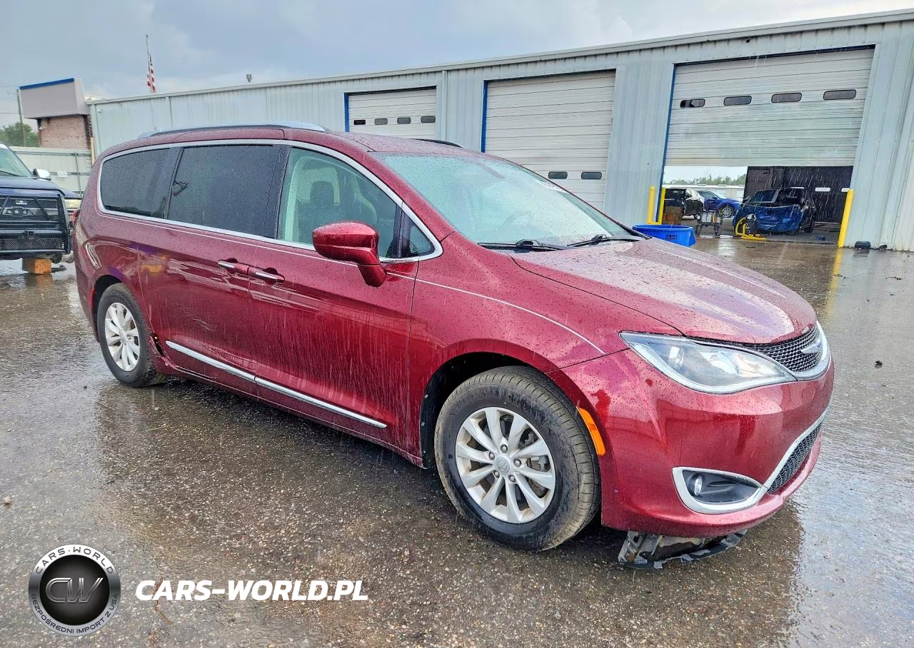 2019 Chrysler Pacifica Touring L VIN:2C4RC1BG1KR560309 - 4