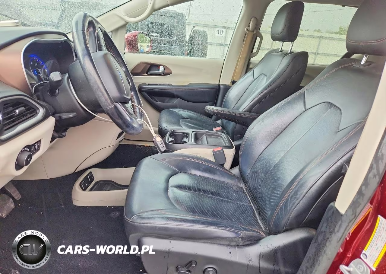 2019 Chrysler Pacifica Touring L VIN:2C4RC1BG1KR560309 - 7