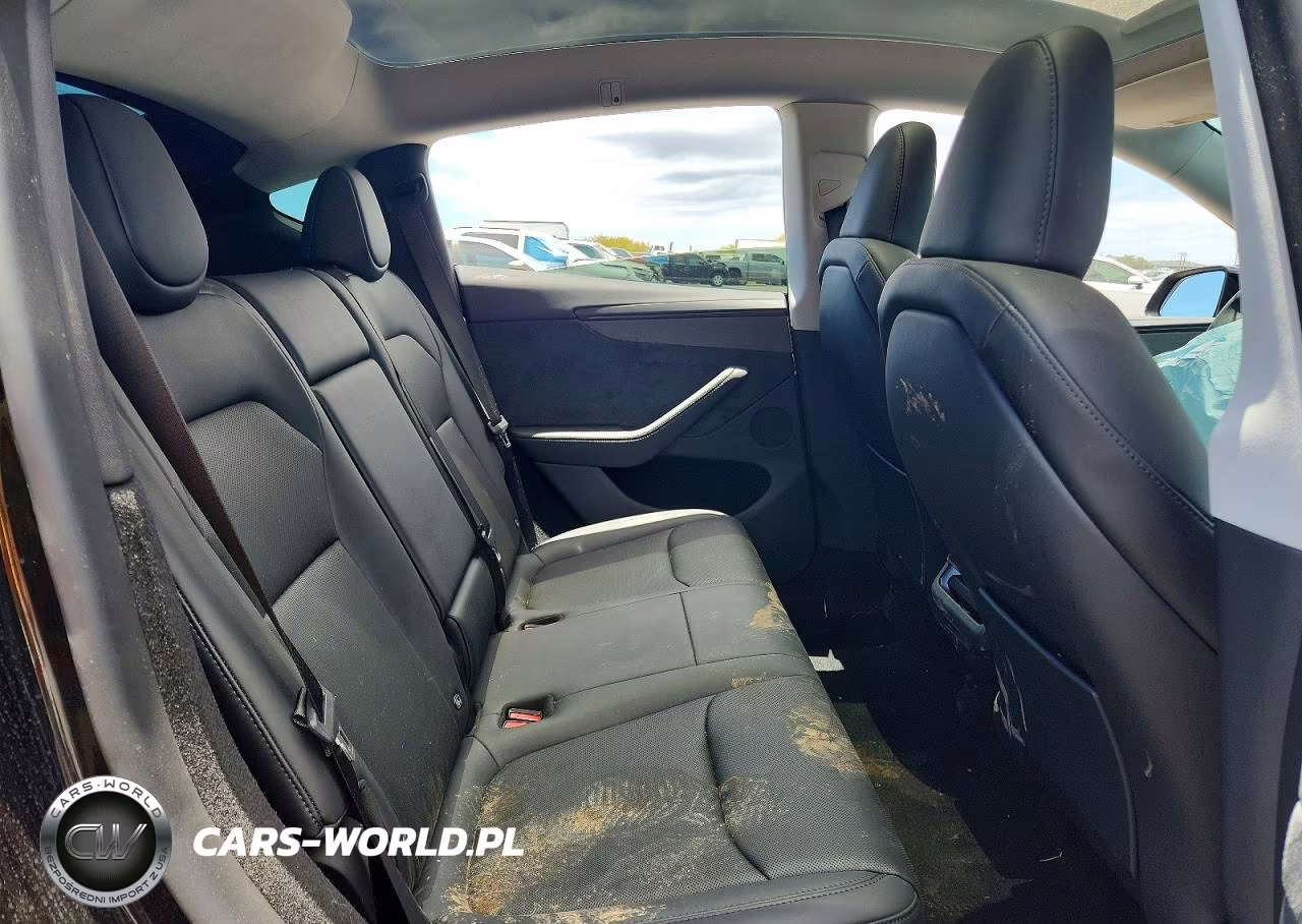 2026 Tesla Model Y VIN:7SAYGDED2TF429828 - 10