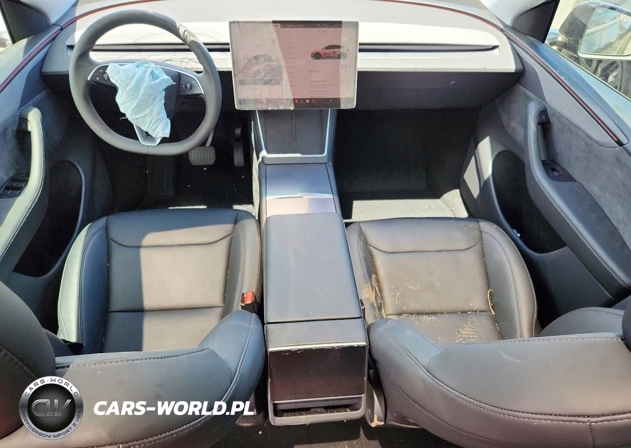 2026 Tesla Model Y VIN:7SAYGDED2TF429828 - 8