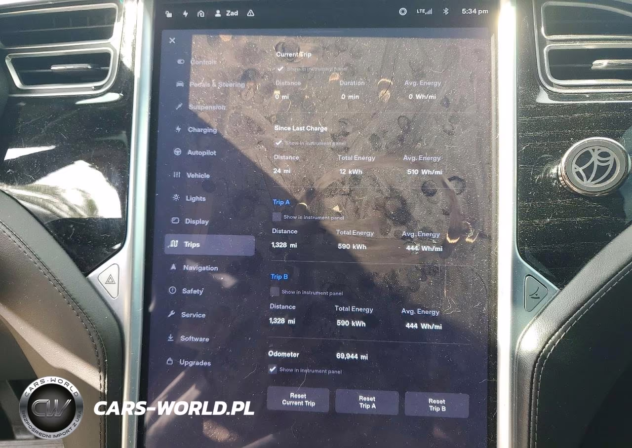 2017 Tesla Model X VIN:5YJXCDE28HF031081 - 9