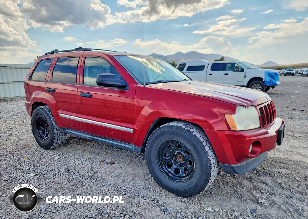 2005 Jeep Grand Cherokee Laredo VIN:1J4HS48N35C732417 - 4
