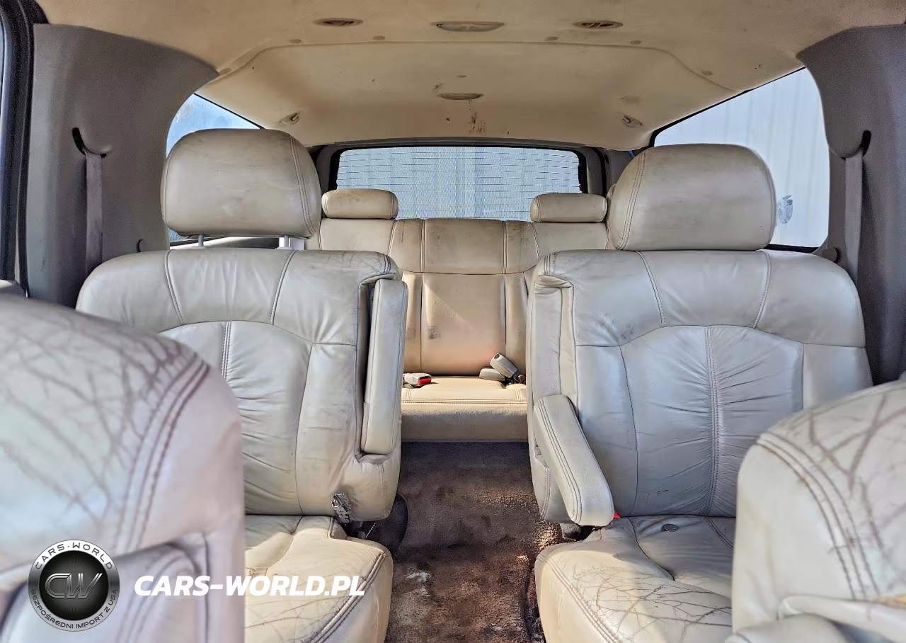 2002 Chevrolet Suburban C1500 VIN:1GNEC16Z12J189819 - 10
