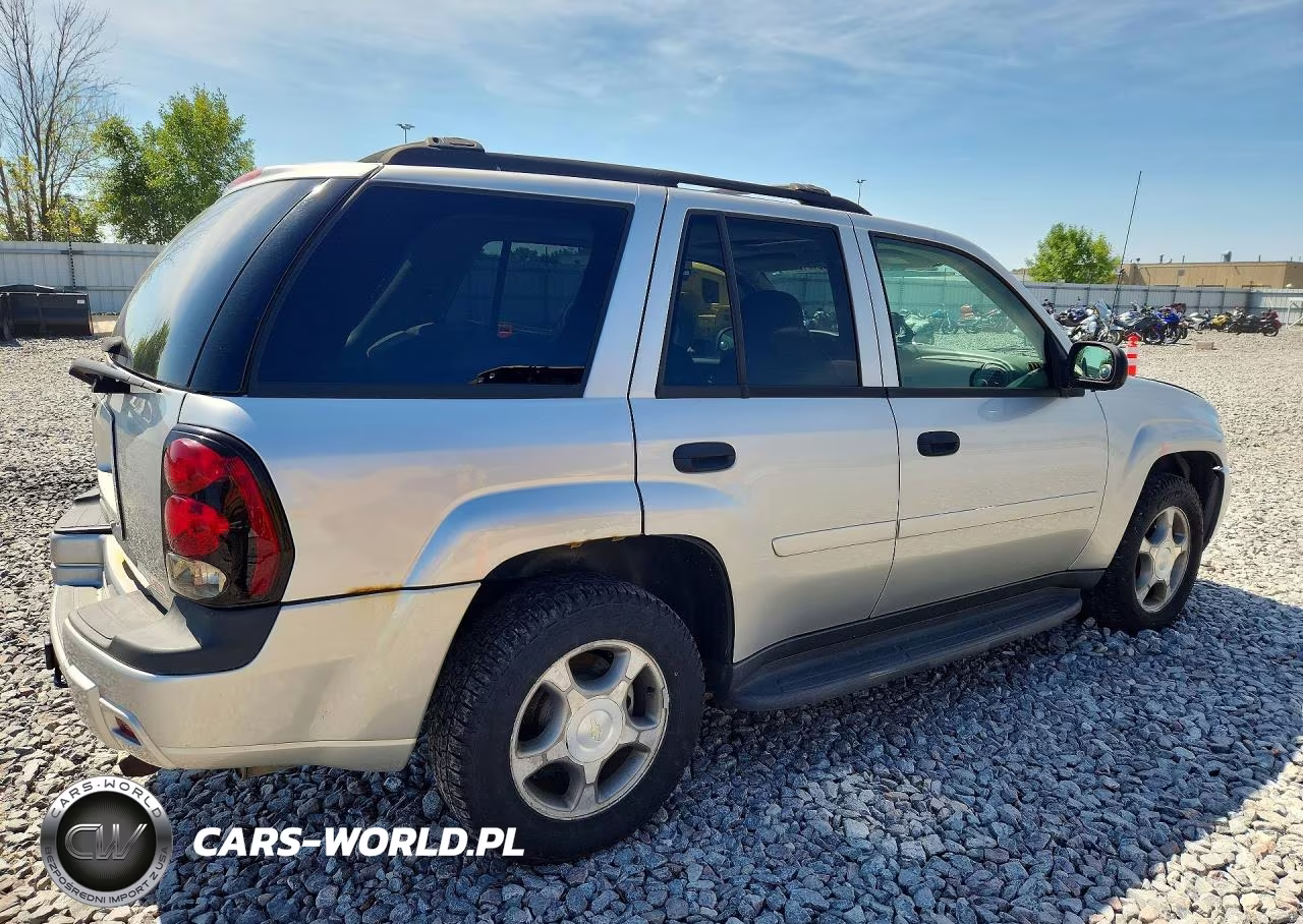 2007 Chevrolet Trailblazer Ls VIN:1GNDT13S272304884 - 3