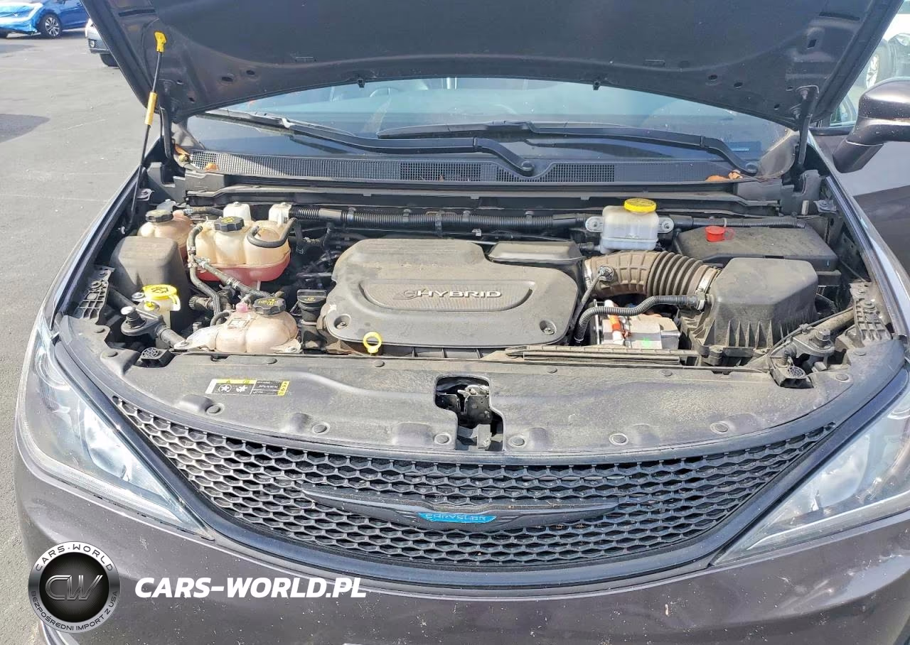 2020 Chrysler Pacifica Hybrid Limited VIN:2C4RC1N74LR230175 - 12