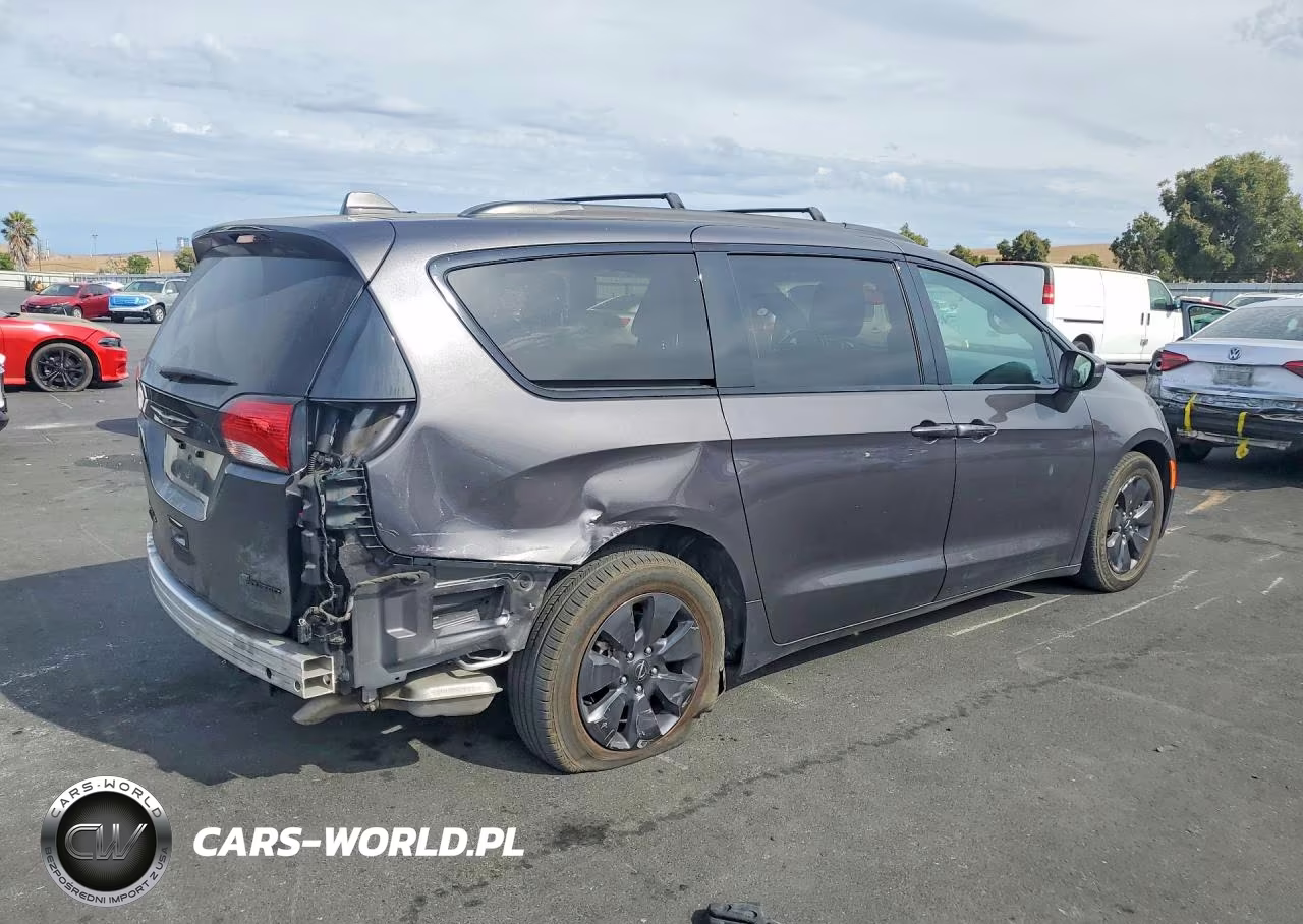 2020 Chrysler Pacifica Hybrid Limited VIN:2C4RC1N74LR230175 - 3