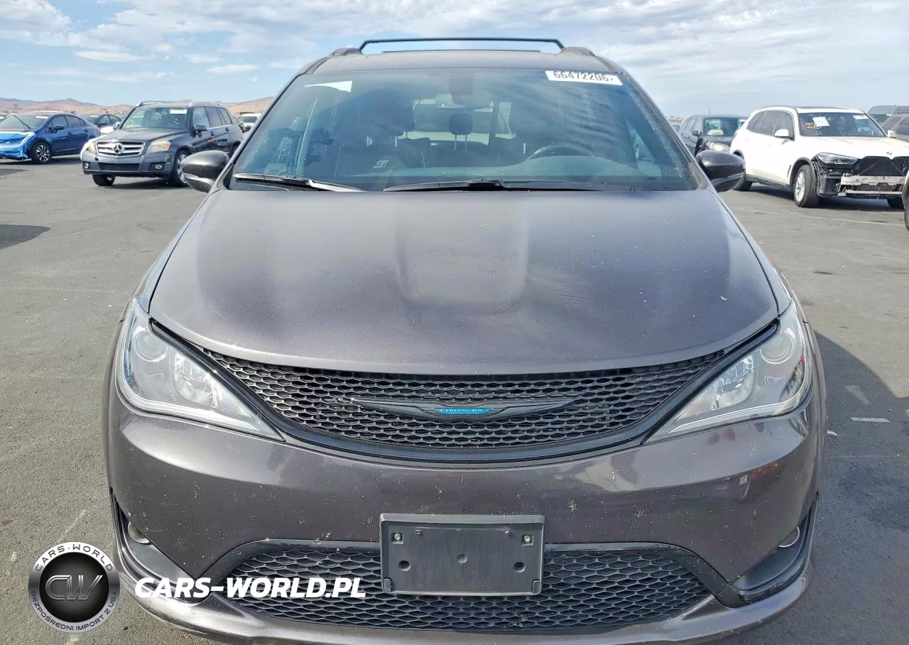 2020 Chrysler Pacifica Hybrid Limited VIN:2C4RC1N74LR230175 - 5