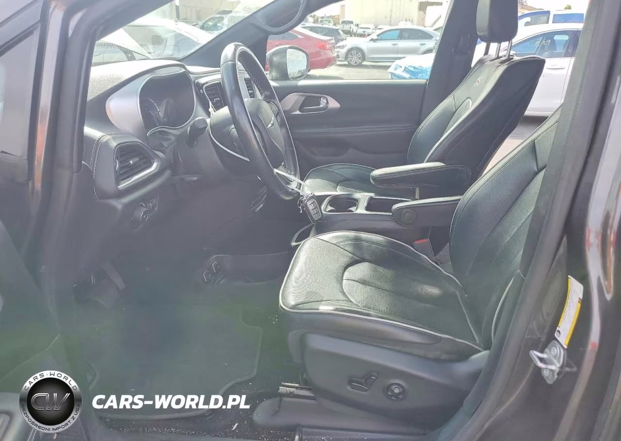 2020 Chrysler Pacifica Hybrid Limited VIN:2C4RC1N74LR230175 - 7