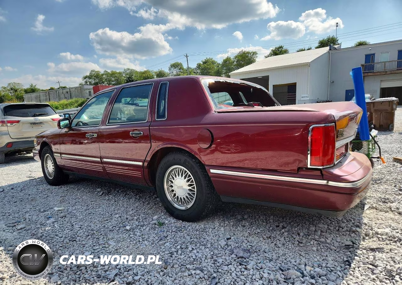 1997 Lincoln Town Car Signature VIN:1LNLM82W1VY753378 - 2