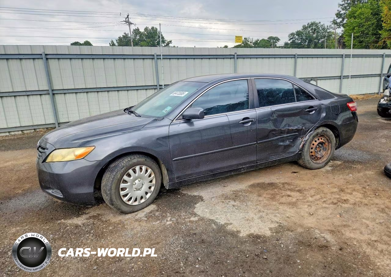 2009 Toyota Camry Le – zdjęcie 1 z 13