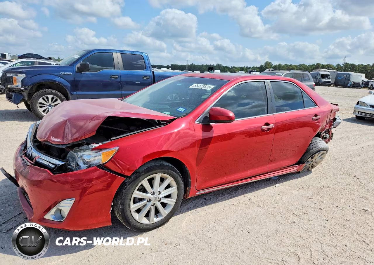 2014 Toyota Camry Hybrid Xle