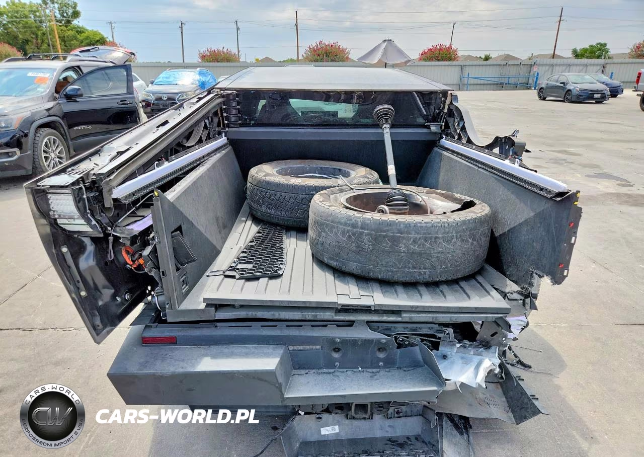 2025 Tesla Cybertruck VIN:7G2CEHED3SA058594 - 6