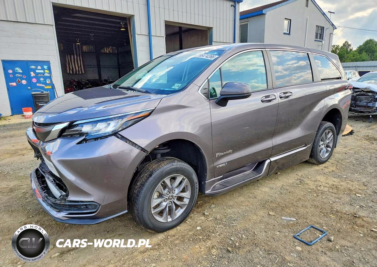 2021 Toyota Sienna Le