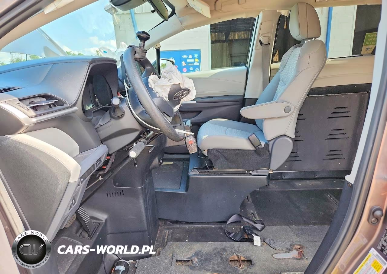 2021 Toyota Sienna Le VIN:5TDKRKEC7MS060390 - 7