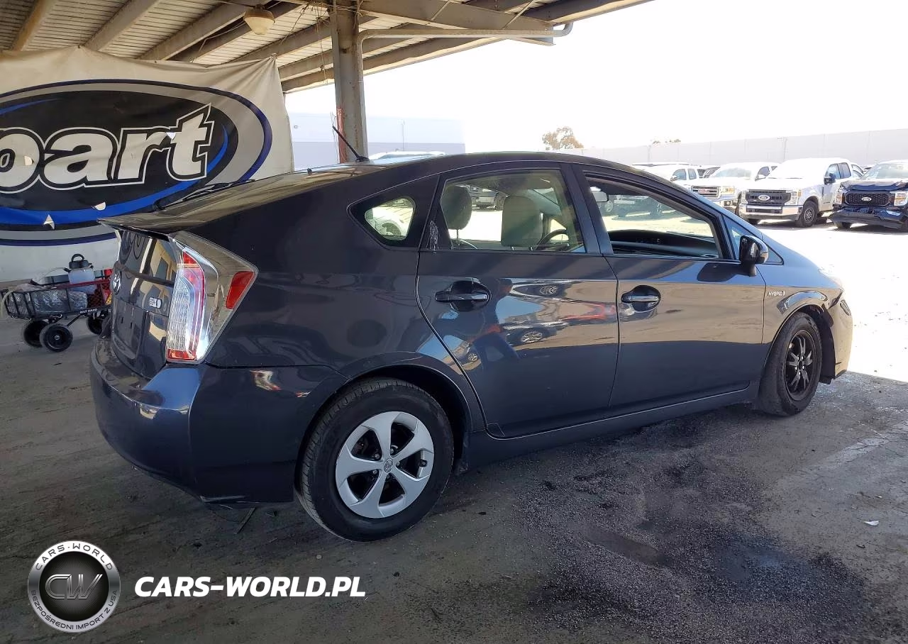 2013 Toyota Prius Two VIN:JTDKN3DU1D1623426 - 3