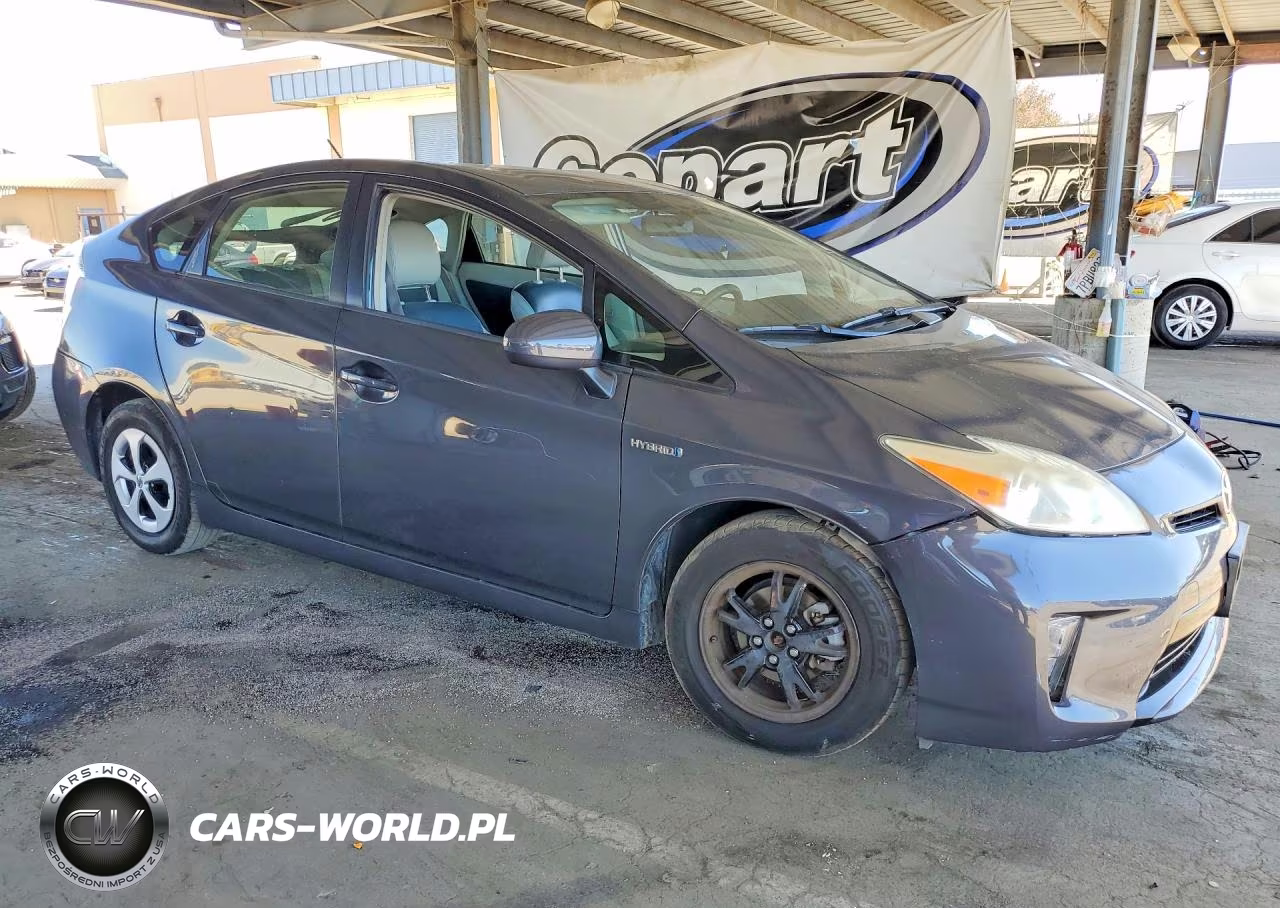 2013 Toyota Prius Two VIN:JTDKN3DU1D1623426 - 4