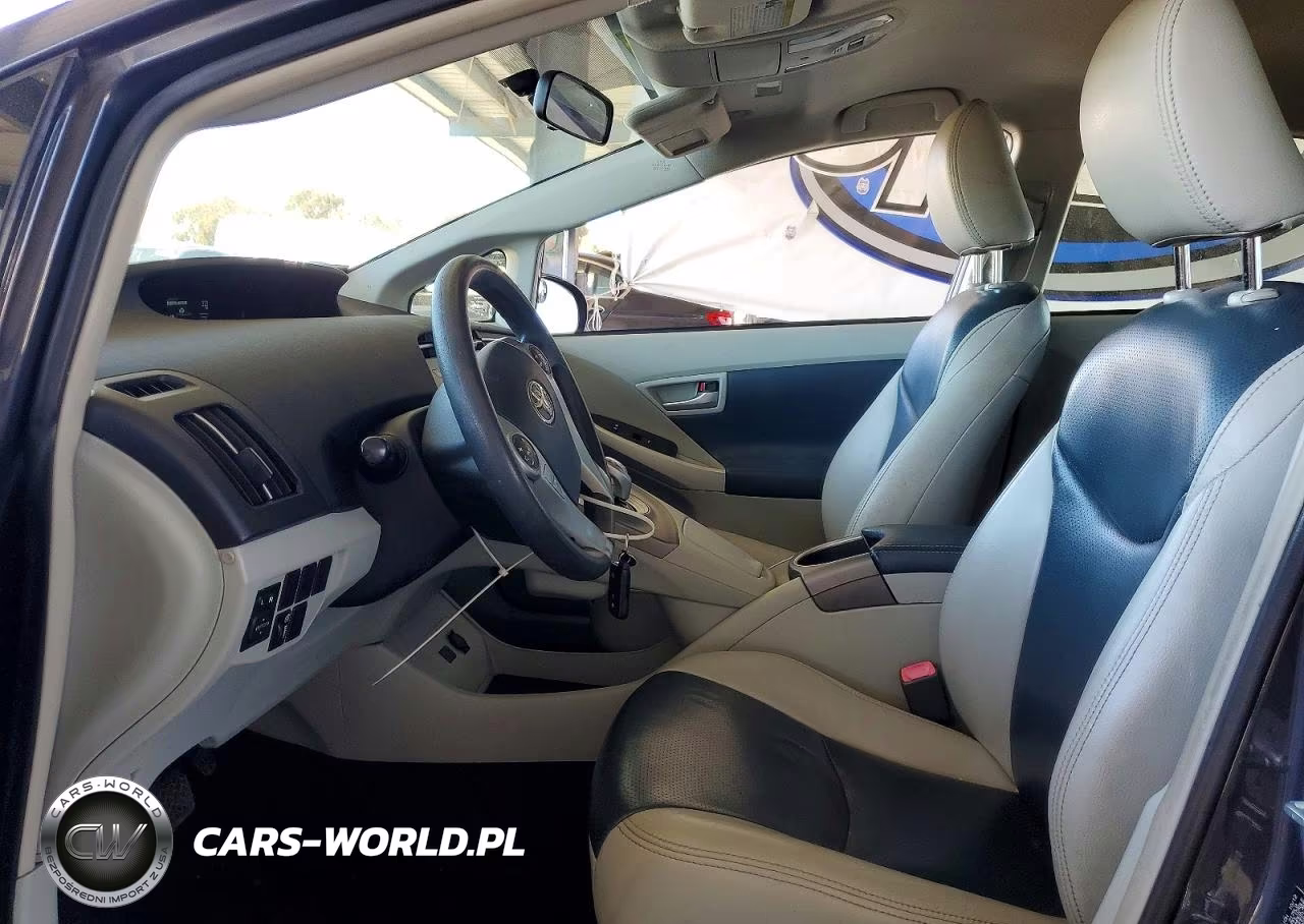 2013 Toyota Prius Two VIN:JTDKN3DU1D1623426 - 7