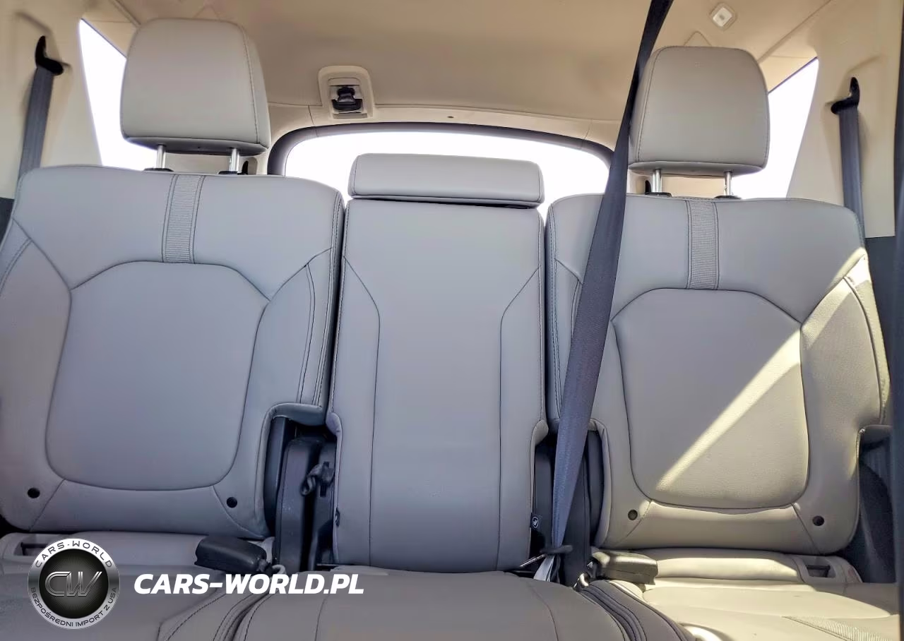 2025 Honda Pilot Touring VIN:5FNYG2H72SB015437 - 10