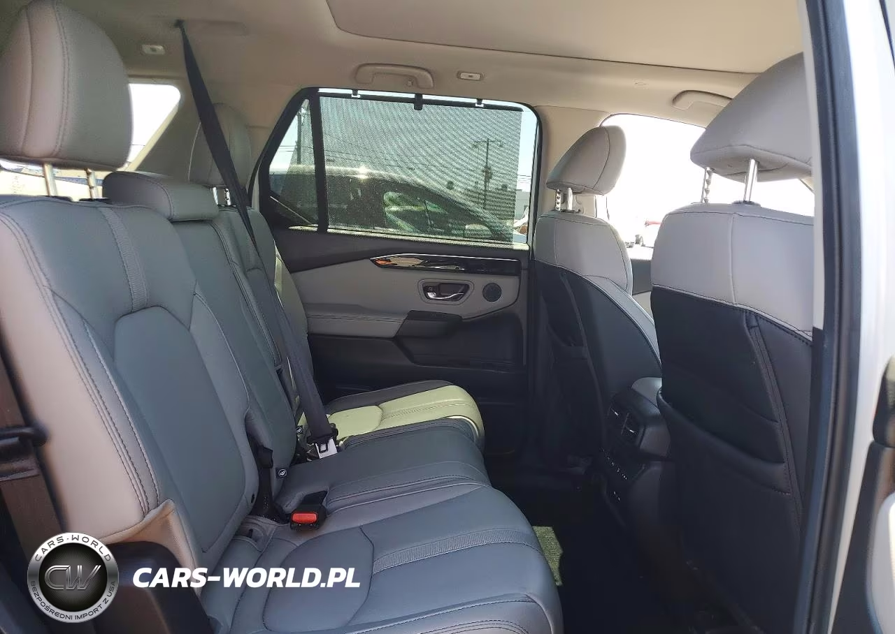 2025 Honda Pilot Touring VIN:5FNYG2H72SB015437 - 11