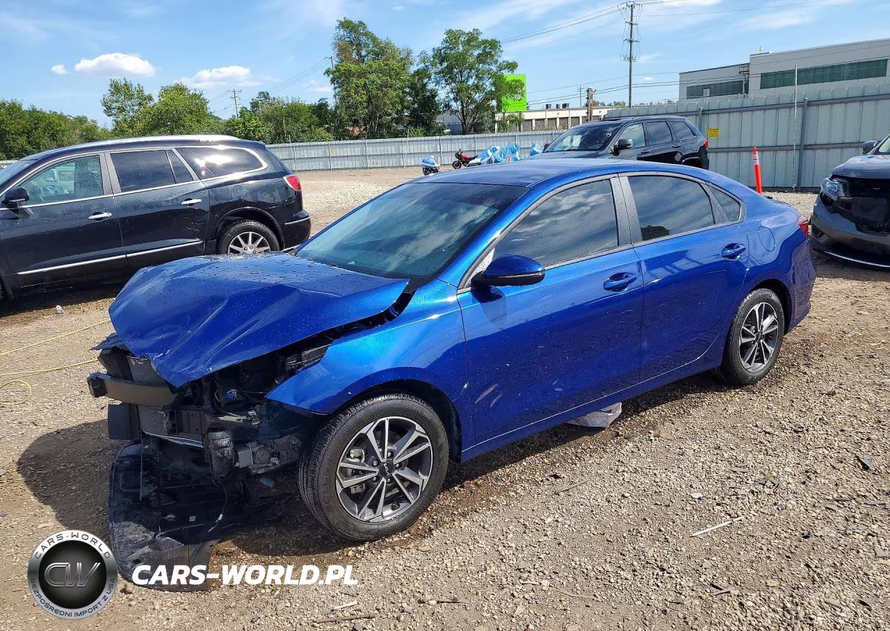 2024 Kia Forte Lxs – zdjęcie 1 z 12
