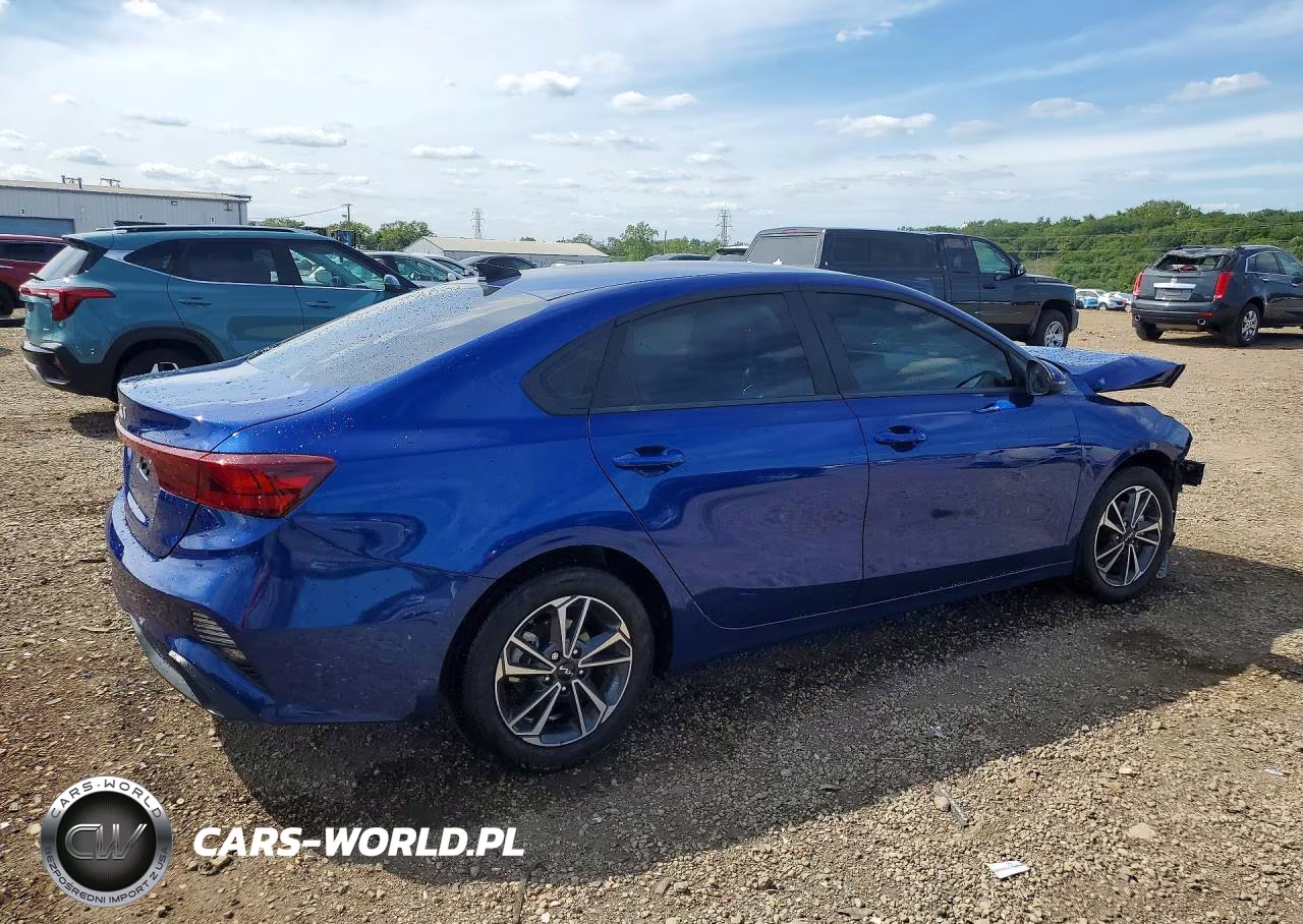 2024 Kia Forte Lxs VIN:3KPF24AD1RE726211 - 3