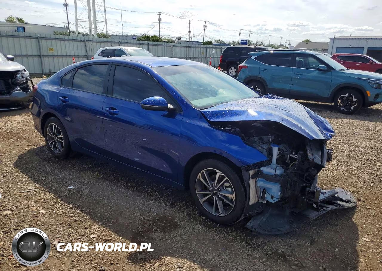 2024 Kia Forte Lxs VIN:3KPF24AD1RE726211 - 4