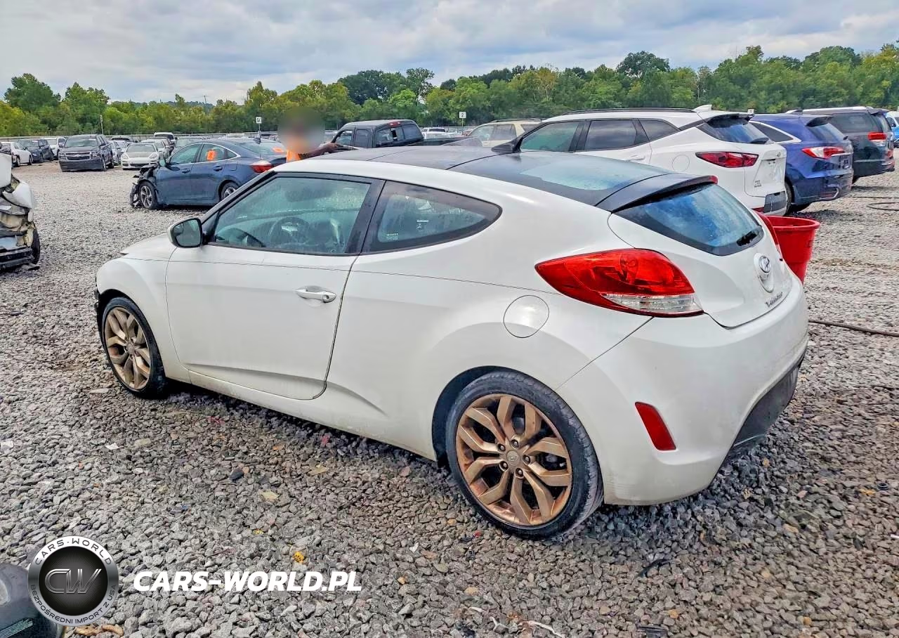 2015 Hyundai Veloster Base VIN:KMHTC6AD5FU243826 - 2