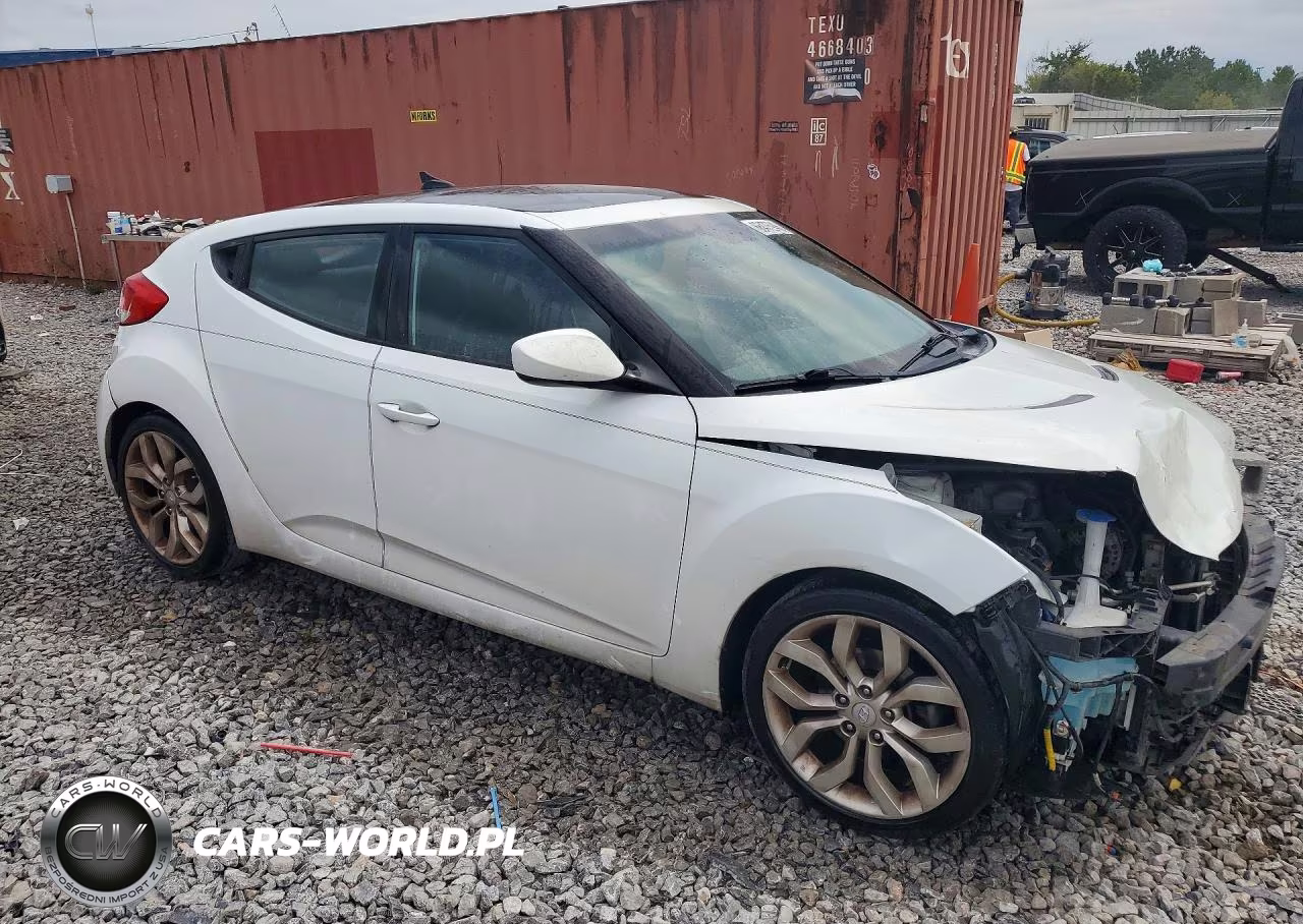 2015 Hyundai Veloster Base VIN:KMHTC6AD5FU243826 - 4