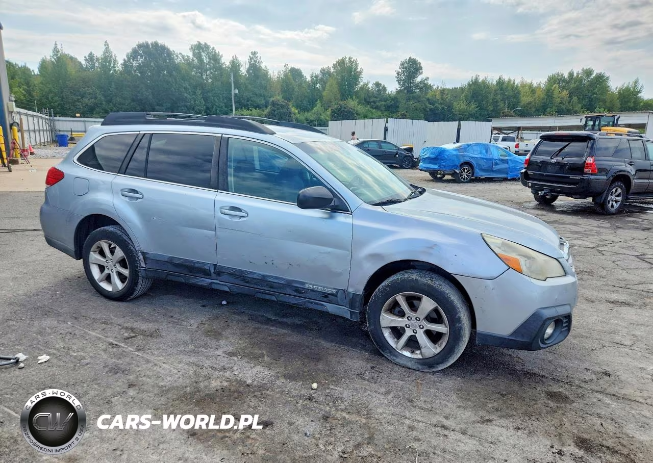 2013 Subaru Outback 2.5I Premium VIN:4S4BRCGC1D3287476 - 4