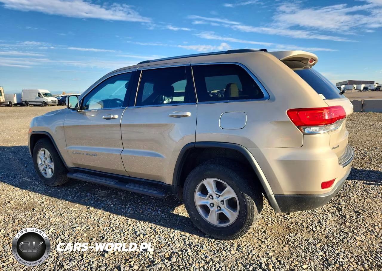 2015 Jeep Grand Cherokee Laredo VIN:1C4RJFAG5FC602340 - 2