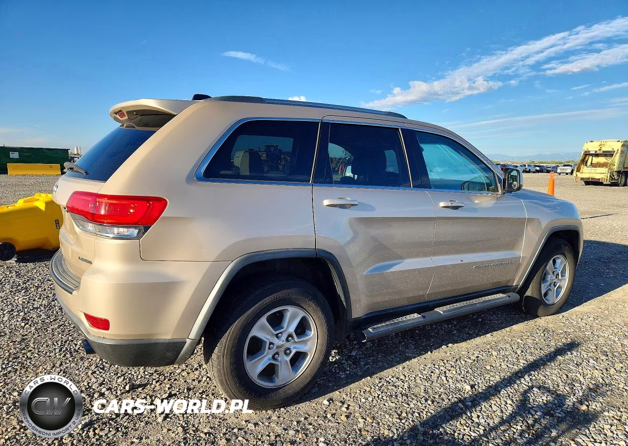 2015 Jeep Grand Cherokee Laredo VIN:1C4RJFAG5FC602340 - 3