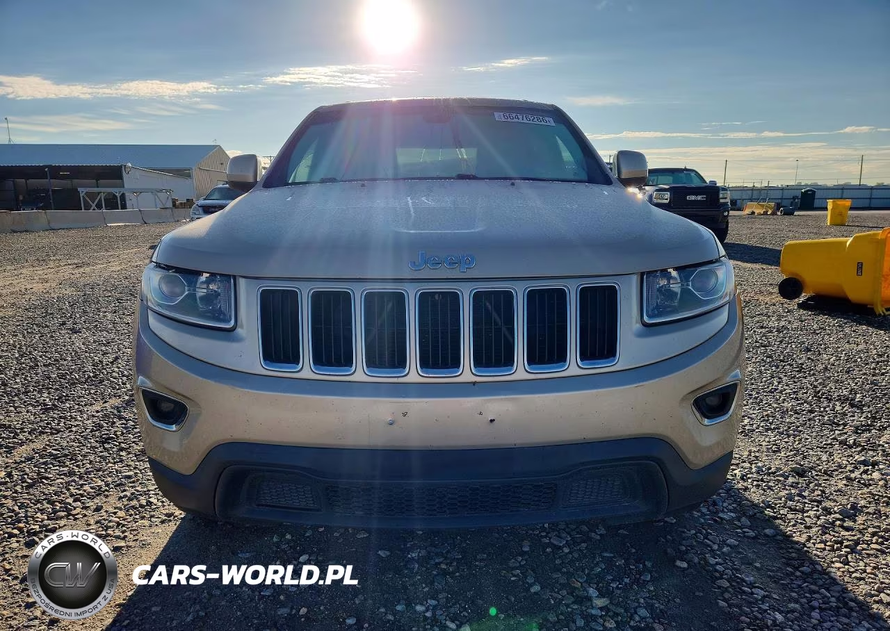 2015 Jeep Grand Cherokee Laredo VIN:1C4RJFAG5FC602340 - 5