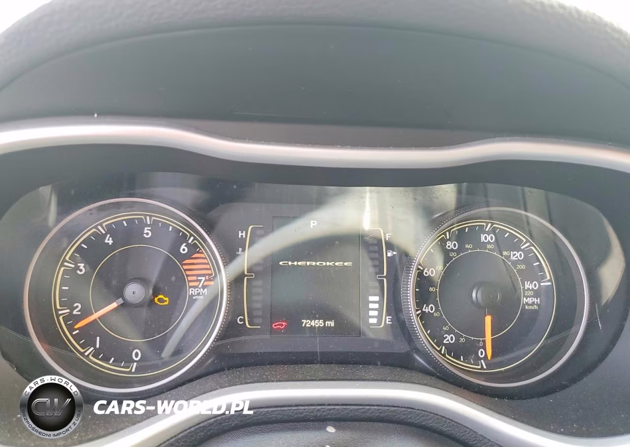 2018 Jeep Cherokee Latitude Plus VIN:1C4PJLLB2JD557657 - 9