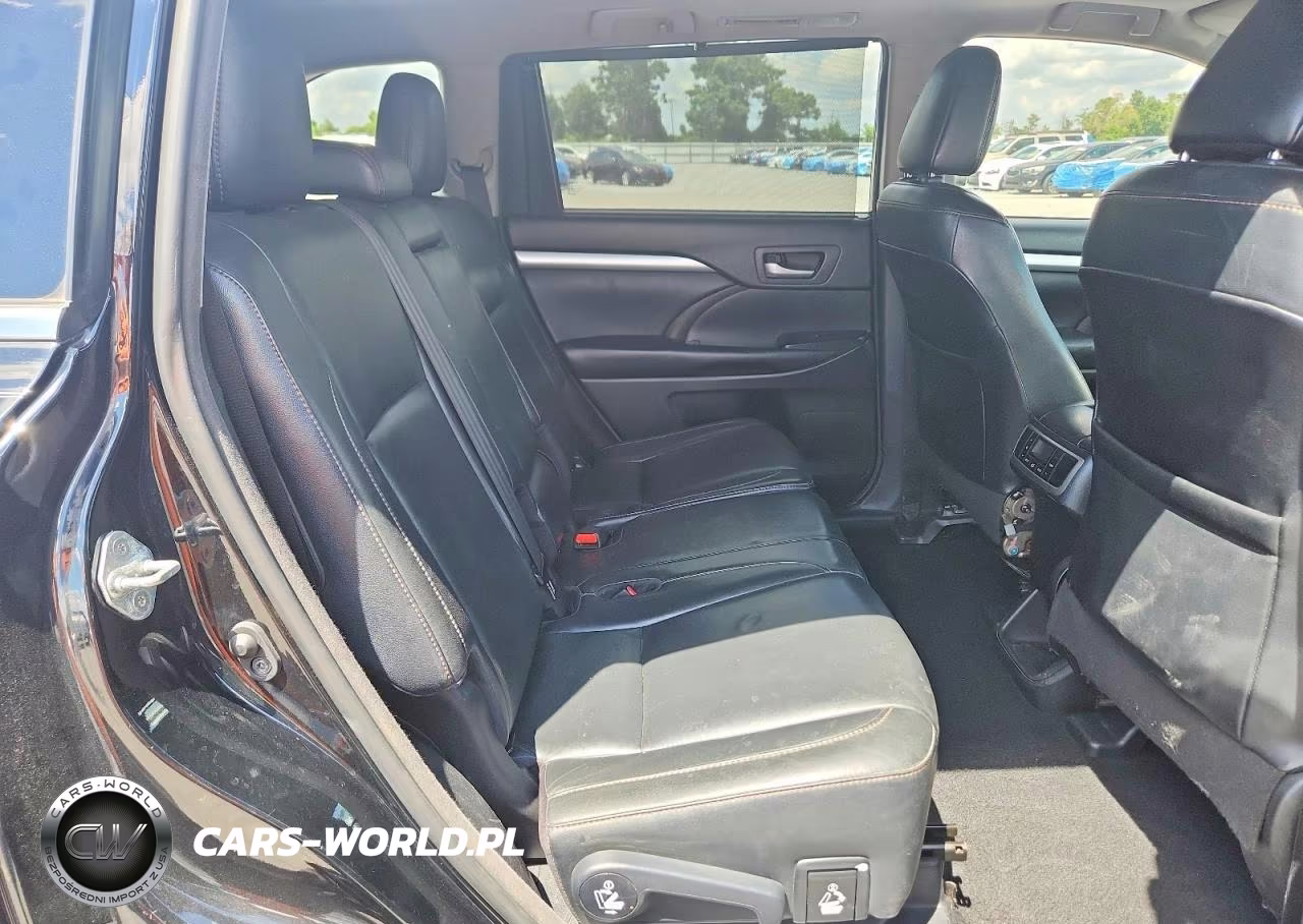2018 Toyota Highlander Xle VIN:5TDJZRFH8JS903023 - 11
