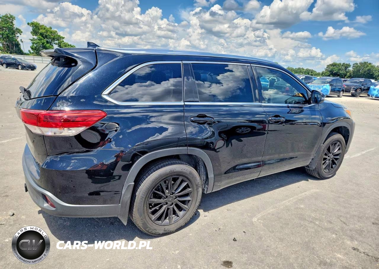 2018 Toyota Highlander Xle VIN:5TDJZRFH8JS903023 - 3