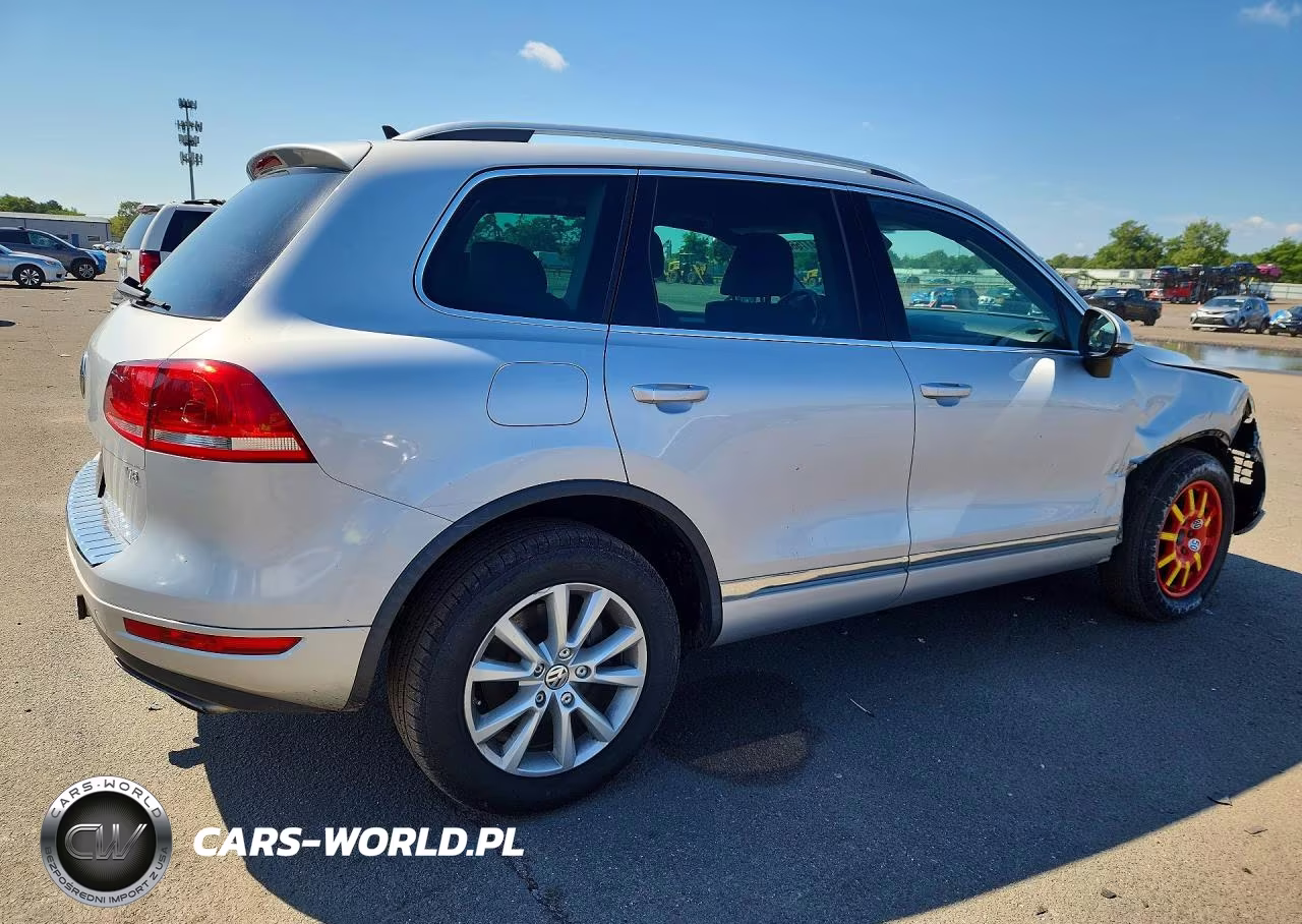 2013 Volkswagen Touareg V6 VIN:WVGEF9BP4DD001309 - 3