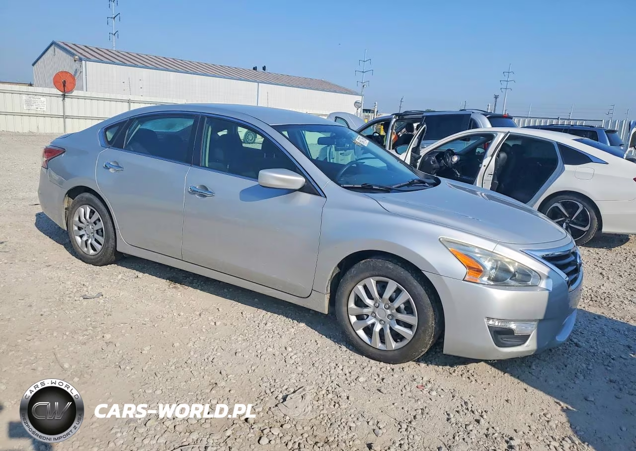 2015 Nissan Altima 2.5 S VIN:1N4AL3AP4FC437876 - 4