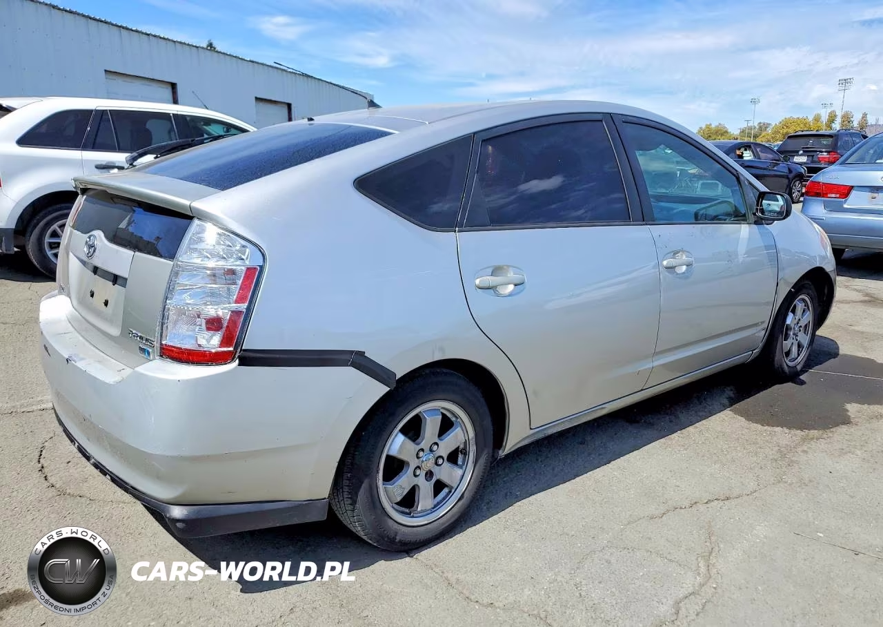2004 Toyota Prius Base VIN:JTDKB20UX40045227 - 3