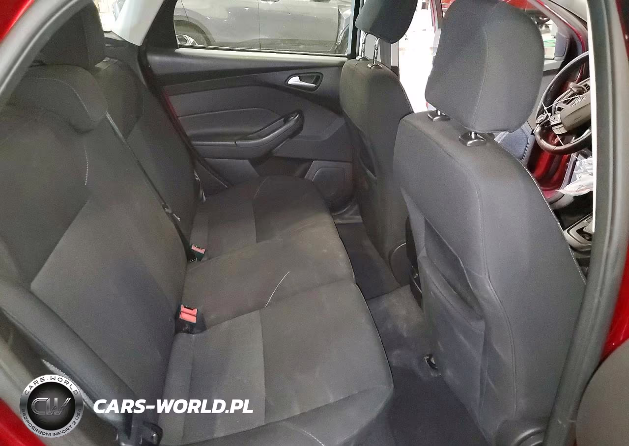 2016 Ford Focus Se VIN:1FADP3K2XGL405438 - 10